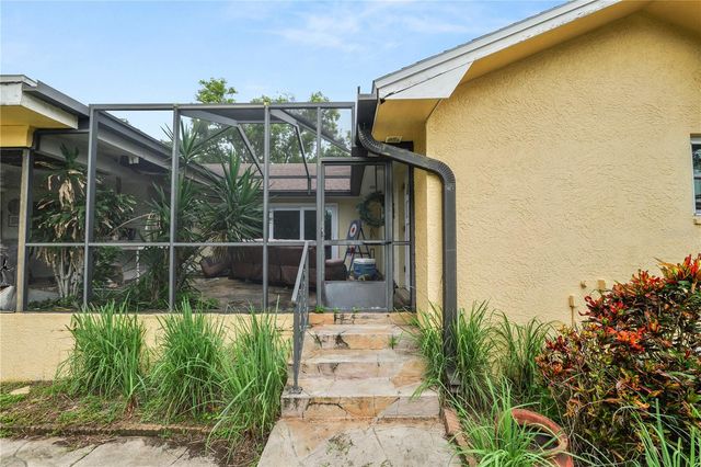 2010 MOSS COURT, Dunedin, FL 34698