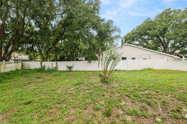 2010 MOSS COURT, Dunedin, FL 34698