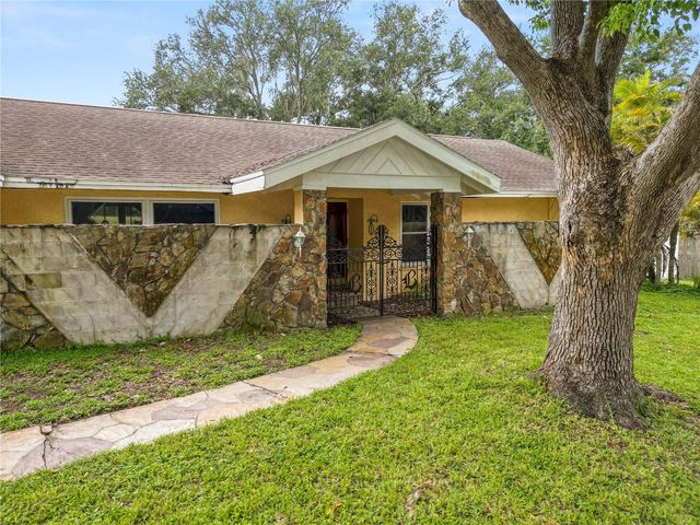 2010 MOSS COURT, Dunedin, FL 34698