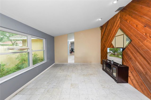 2010 MOSS COURT, Dunedin, FL 34698