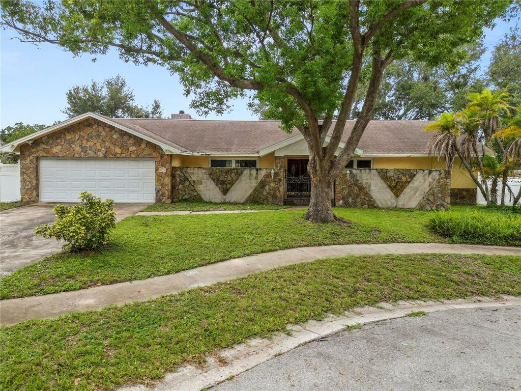 2010 MOSS COURT, Dunedin, FL 34698
