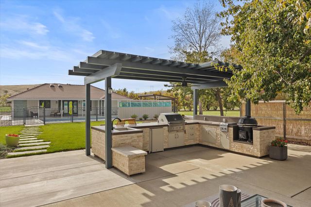 8454 Pass Rd, Sutter, CA 95982