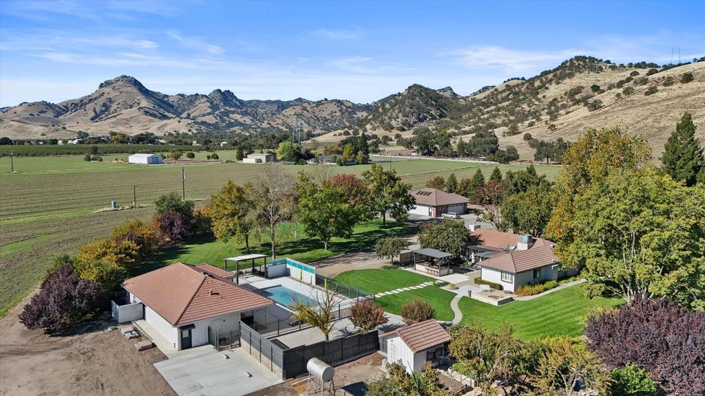 8454 Pass Rd, Sutter, CA 95982