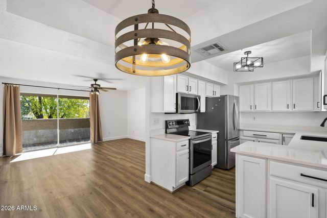 4554 E PARADISE VILLAGE Parkway N 203, Phoenix, AZ 85032