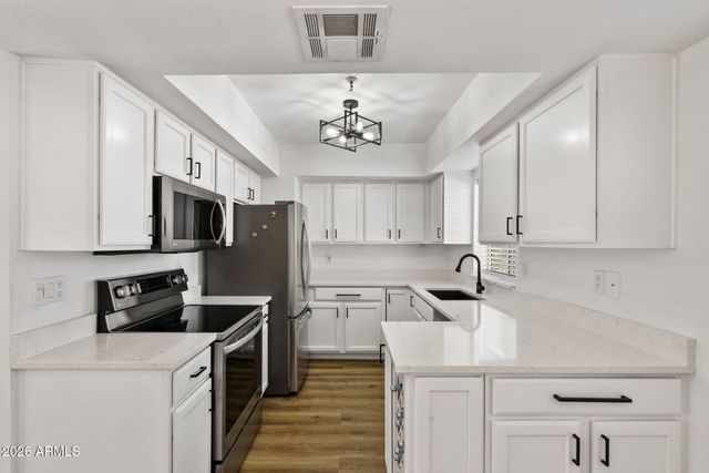 4554 E PARADISE VILLAGE Parkway N 203, Phoenix, AZ 85032