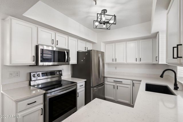 4554 E PARADISE VILLAGE Parkway N 203, Phoenix, AZ 85032