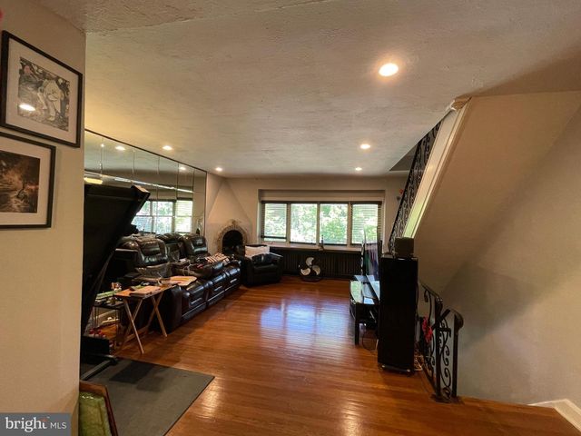 250 E MEEHAN AVE, Philadelphia, PA 19119