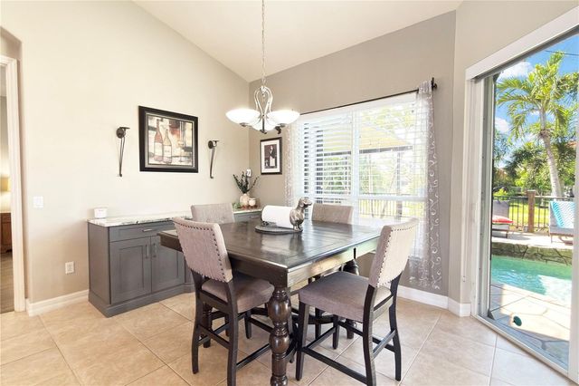 8723 S LAKE CIRCLE, Fort Myers, FL 33908