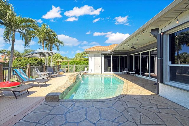 8723 S LAKE CIRCLE, Fort Myers, FL 33908