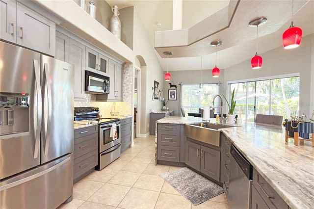 8723 S LAKE CIRCLE, Fort Myers, FL 33908