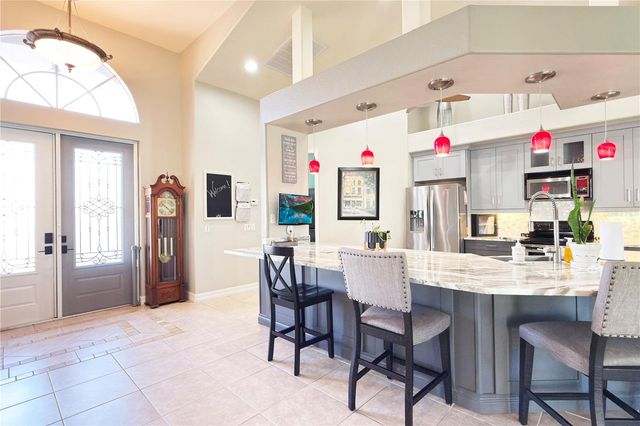 8723 S LAKE CIRCLE, Fort Myers, FL 33908