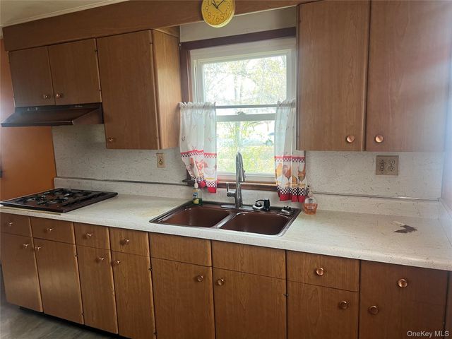 26 Coach Lane, Newburgh, NY 12550