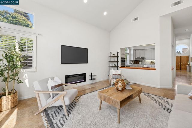 300 Fiddle Creek Pl, San Ramon, CA 94582