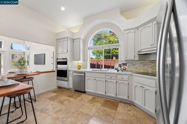 300 Fiddle Creek Pl, San Ramon, CA 94582