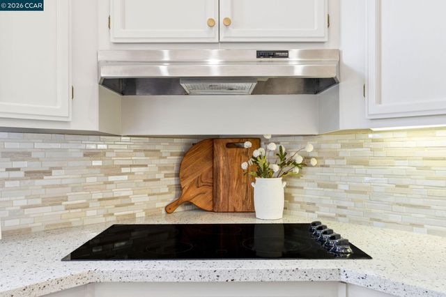 300 Fiddle Creek Pl, San Ramon, CA 94582