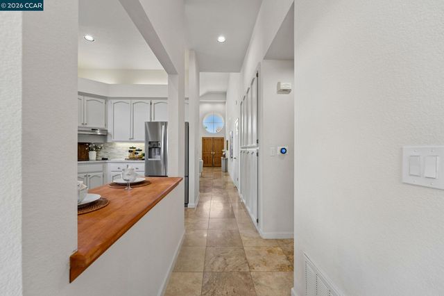 300 Fiddle Creek Pl, San Ramon, CA 94582