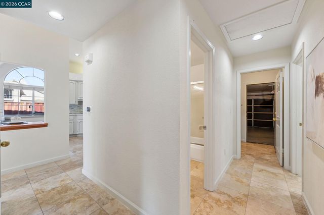 300 Fiddle Creek Pl, San Ramon, CA 94582