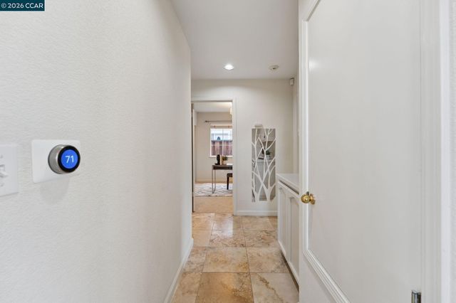 300 Fiddle Creek Pl, San Ramon, CA 94582
