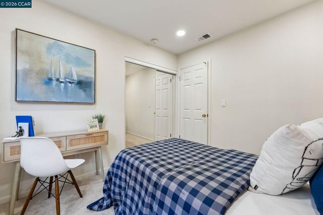 300 Fiddle Creek Pl, San Ramon, CA 94582