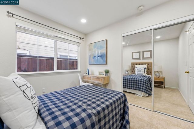 300 Fiddle Creek Pl, San Ramon, CA 94582