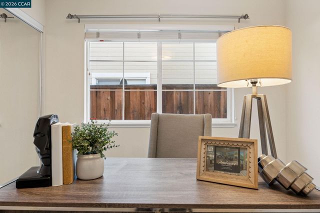 300 Fiddle Creek Pl, San Ramon, CA 94582
