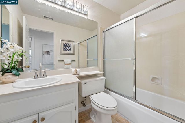 300 Fiddle Creek Pl, San Ramon, CA 94582