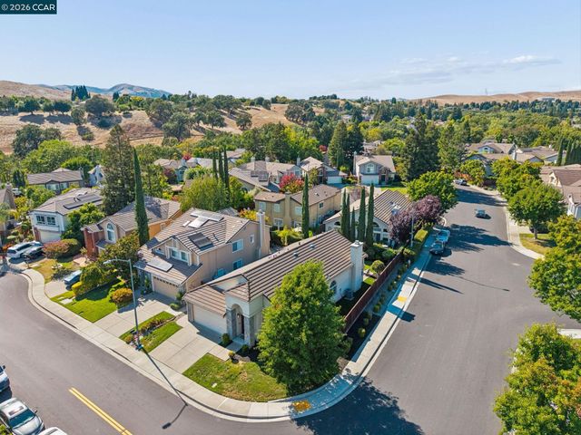 300 Fiddle Creek Pl, San Ramon, CA 94582