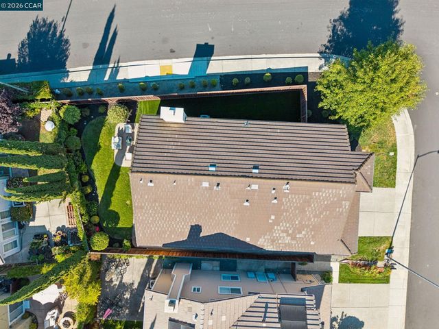 300 Fiddle Creek Pl, San Ramon, CA 94582