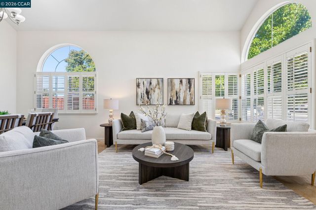 300 Fiddle Creek Pl, San Ramon, CA 94582