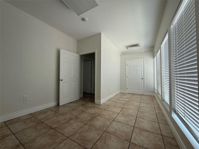 2724 Crossview Drive 201, Houston, TX 77063