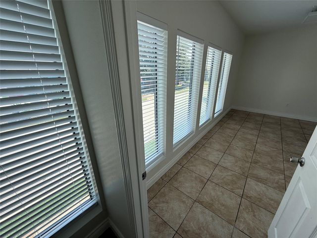 2724 Crossview Drive 201, Houston, TX 77063