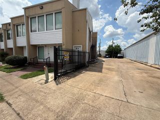 2724 Crossview Drive 201, Houston, TX 77063