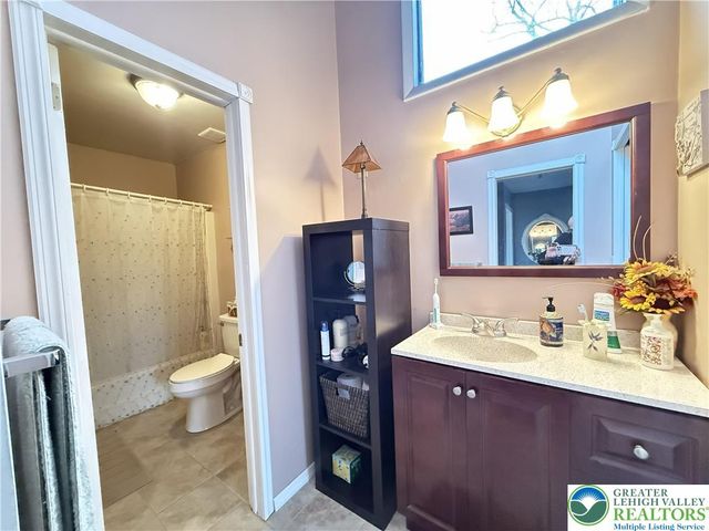 5933 Decker Road, Lehman Twp, PA 18324