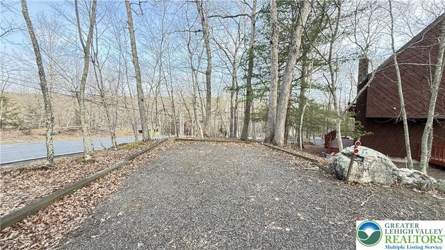 5933 Decker Road, Lehman Twp, PA 18324