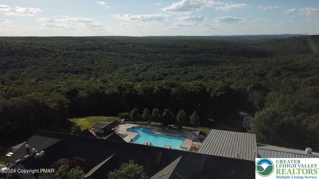 5933 Decker Road, Lehman Twp, PA 18324