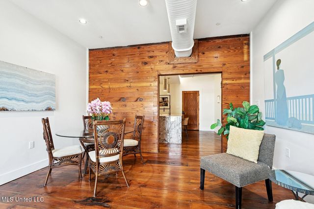 301 S Toulme Street, 103, Bay Saint Louis, MS 39520