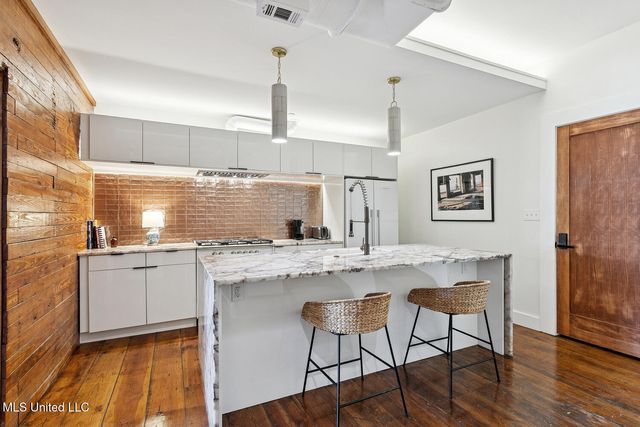 301 S Toulme Street, 103, Bay Saint Louis, MS 39520