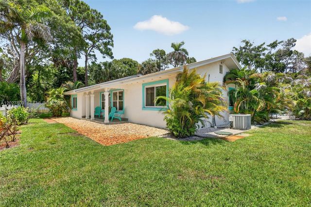 1023 SE 7th St, Stuart, FL 34996