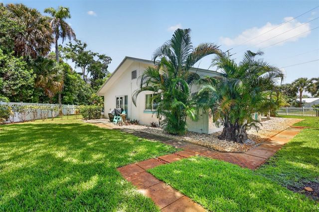 1023 SE 7th St, Stuart, FL 34996