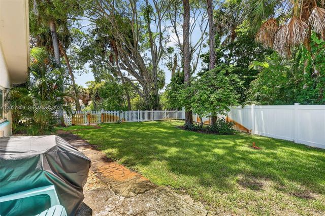 1023 SE 7th St, Stuart, FL 34996