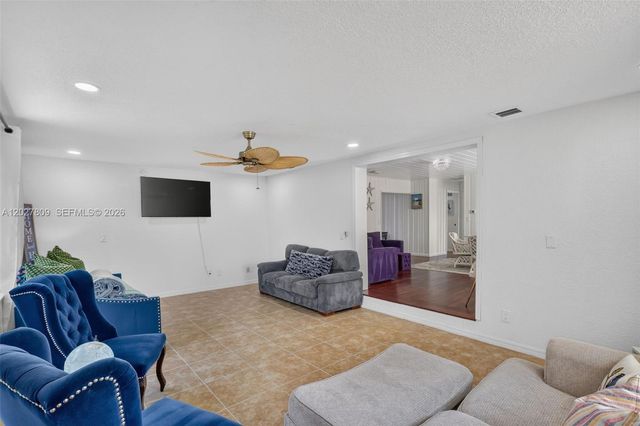 1023 SE 7th St, Stuart, FL 34996