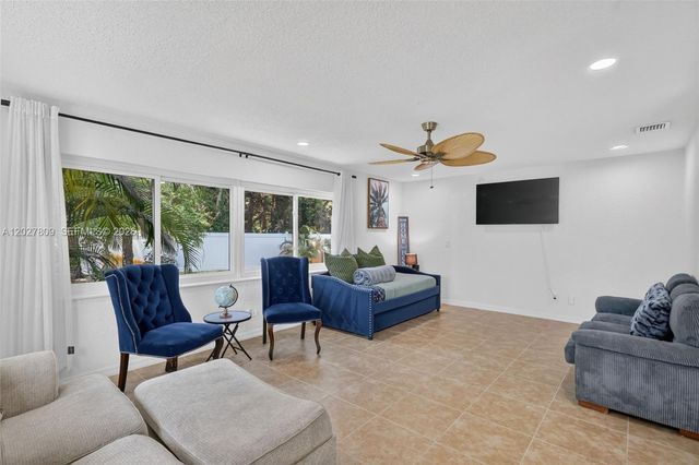 1023 SE 7th St, Stuart, FL 34996