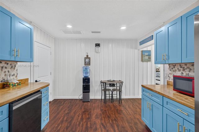 1023 SE 7th St, Stuart, FL 34996
