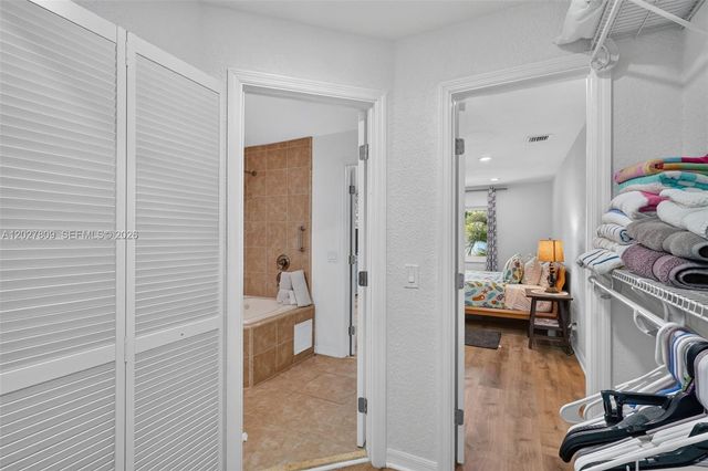 1023 SE 7th St, Stuart, FL 34996