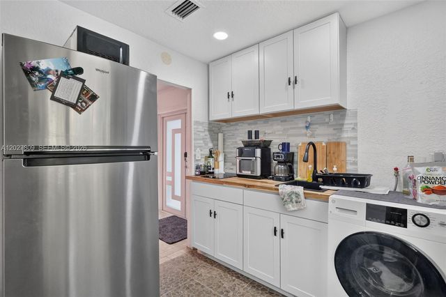 1023 SE 7th St, Stuart, FL 34996