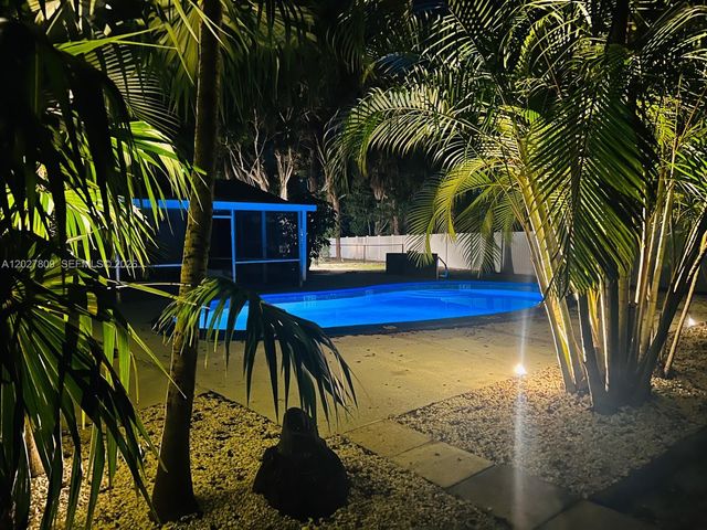 1023 SE 7th St, Stuart, FL 34996
