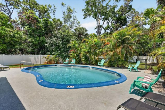 1023 SE 7th St, Stuart, FL 34996