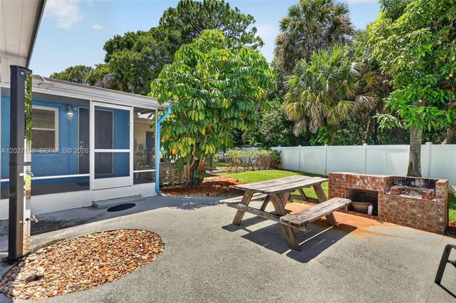 1023 SE 7th St, Stuart, FL 34996