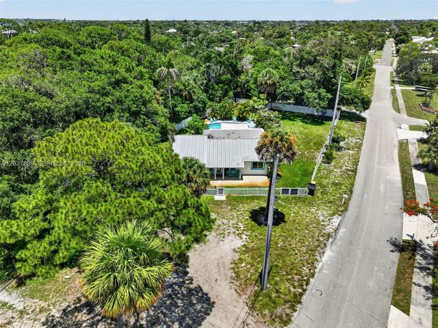 1023 SE 7th St, Stuart, FL 34996