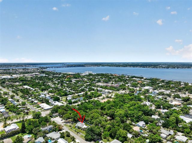 1023 SE 7th St, Stuart, FL 34996